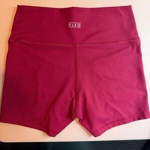 FLEO Athletic Shorts Women’s Medium Burgundy Plum High Rise Activewear Gym
